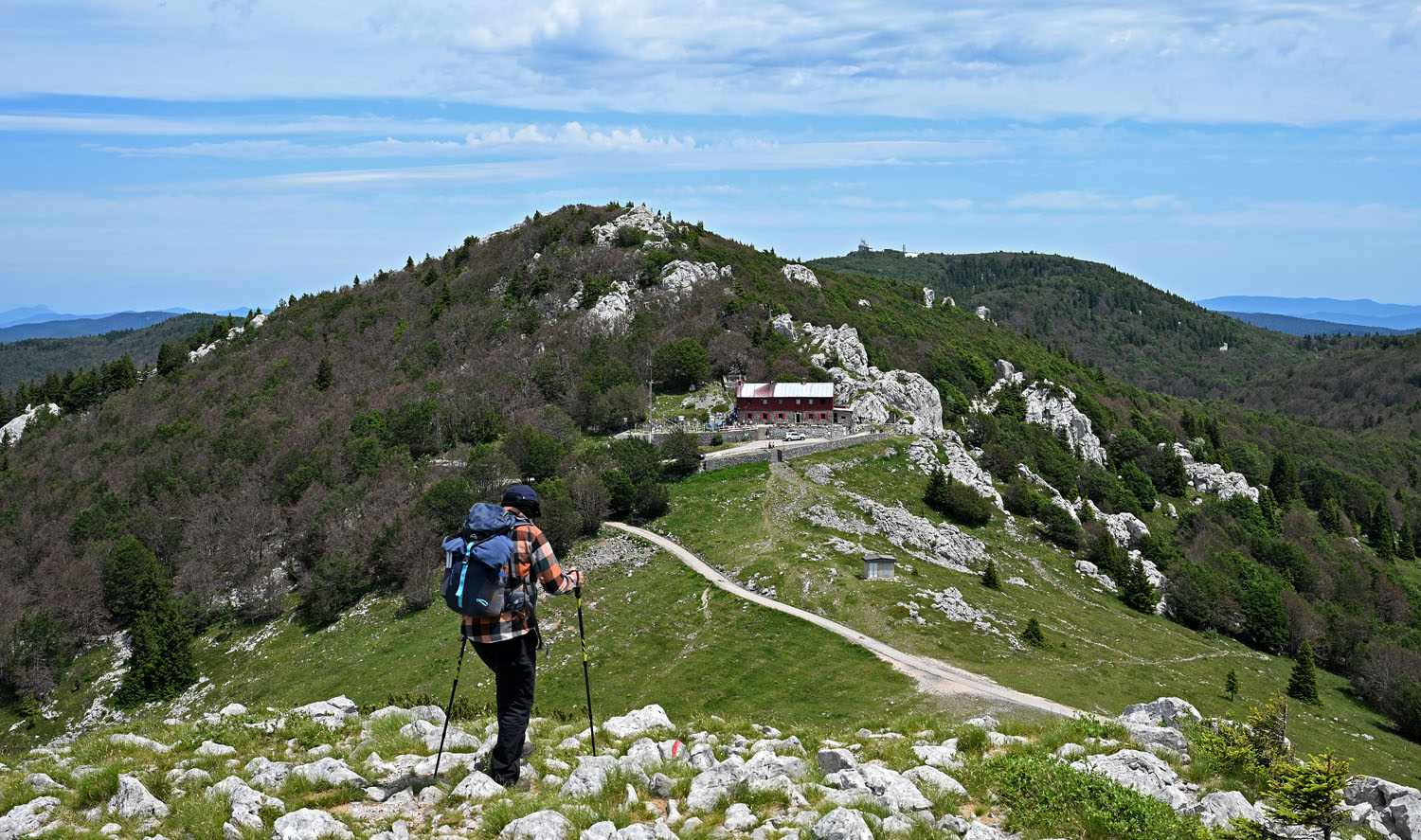 Silazak sa Velike kose prema Zavižanu